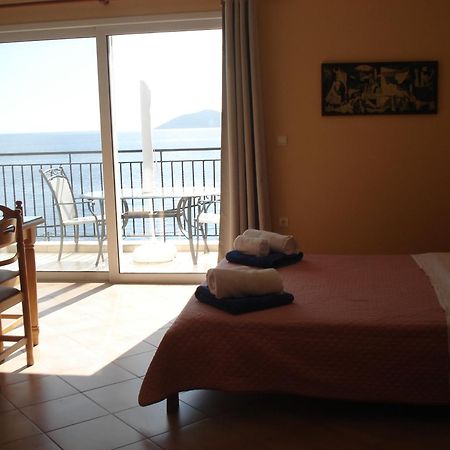 Mema'S Apartment Agia Efimia Extérieur photo