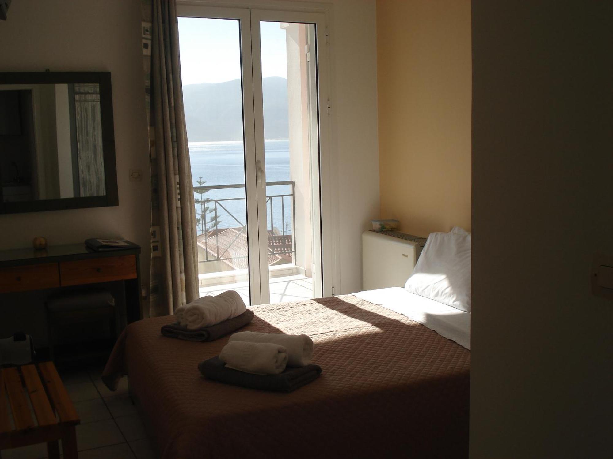 Mema'S Apartment Agia Efimia Chambre photo