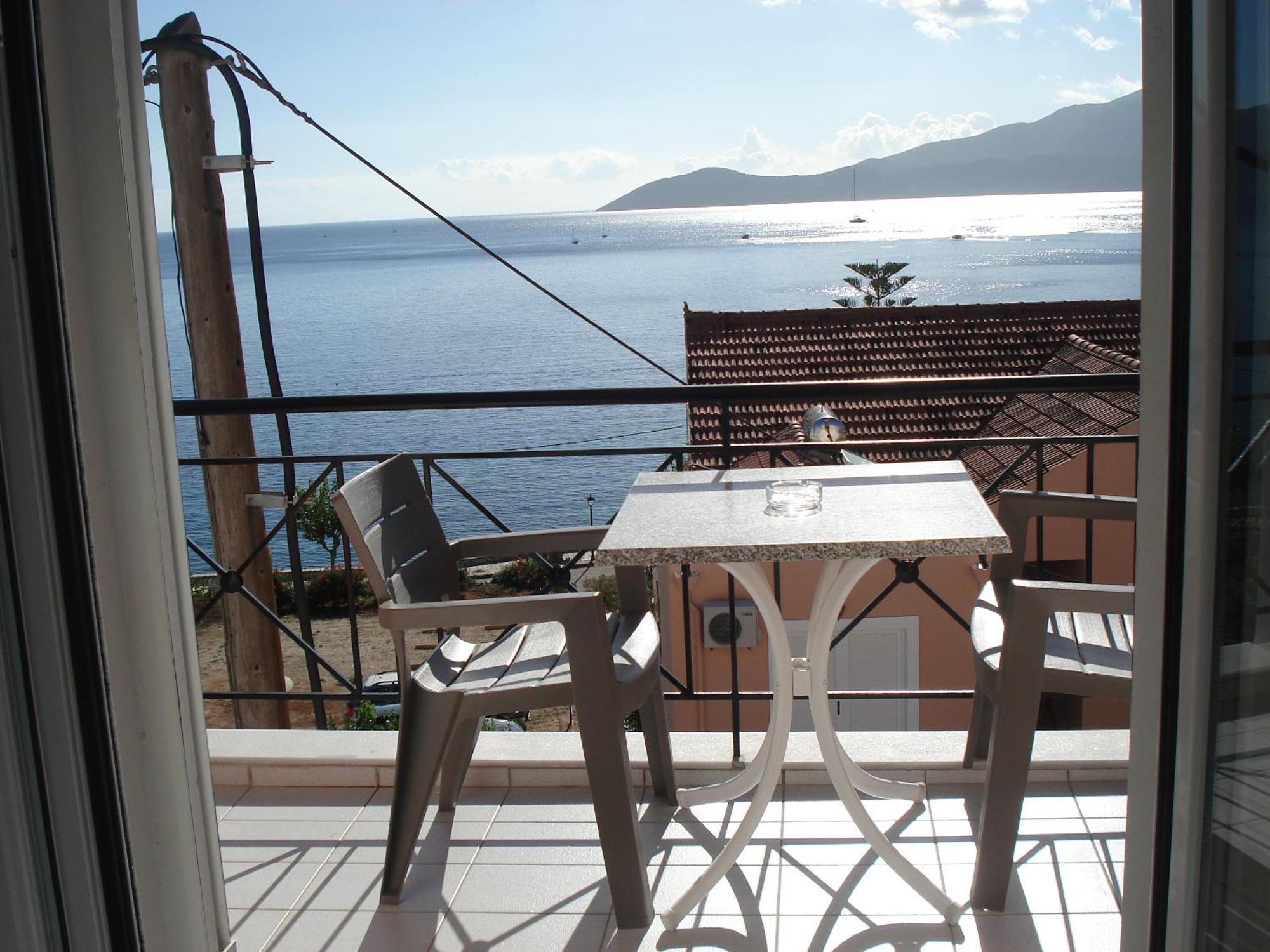 Mema'S Apartment Agia Efimia Chambre photo