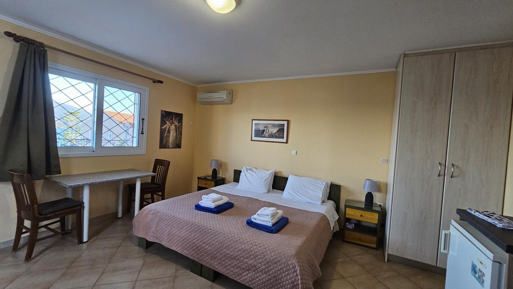 Mema'S Apartment Agia Efimia Chambre photo