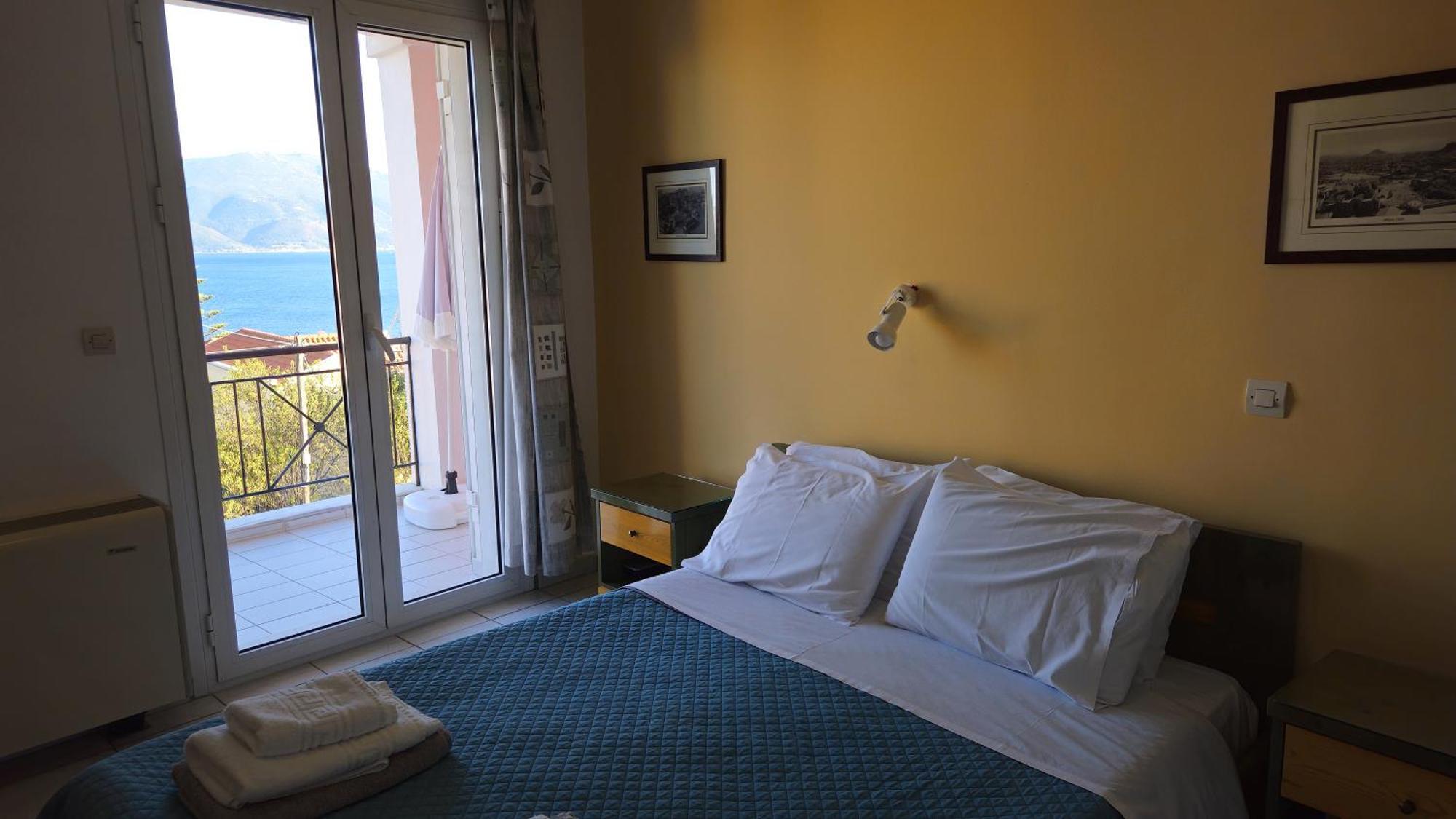 Mema'S Apartment Agia Efimia Chambre photo