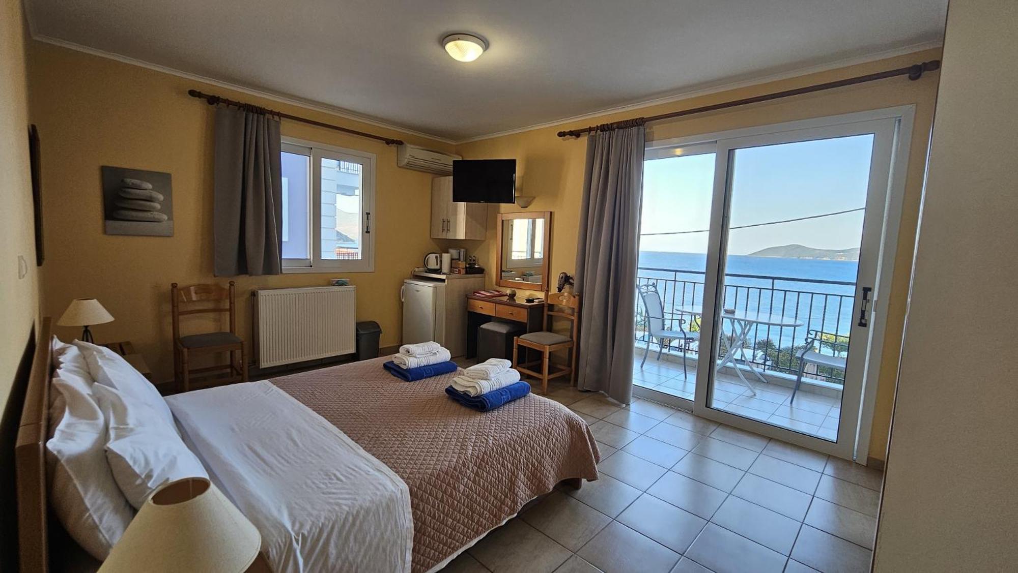 Mema'S Apartment Agia Efimia Chambre photo